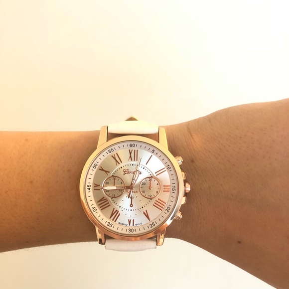 White leather watch - Picture 7 of 8